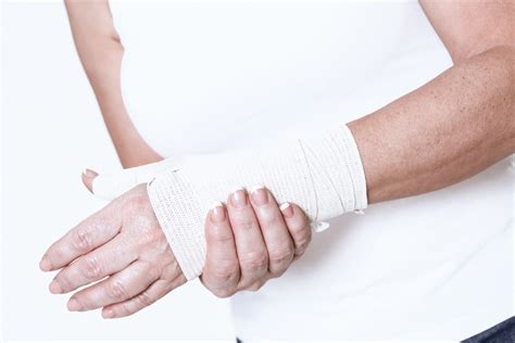 Hand Fractures in Metairie, LA | Orthopedic Center for Sports Medicine