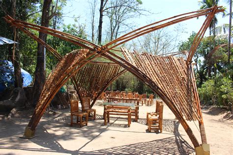 Pin By Summer Nichols On Outside Projects Bamboo Structure Bamboo