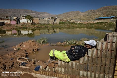 Mehr News Agency Relief To Flood Victim Families In Shiraz