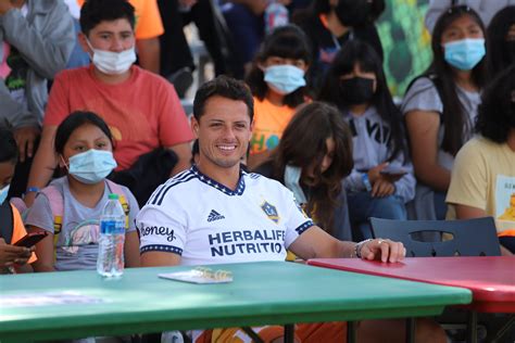 LA Galaxy & Chicharito Hernandez Partner with Herbalife Nutrition to Support A Place Called Home ...