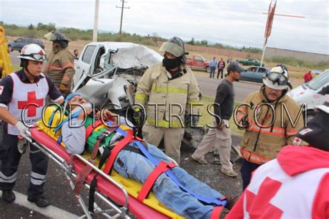 APARATOSO CHOQUE EN LA CARRETERA DE DELICIAS A SAUCILLO HAY DOS