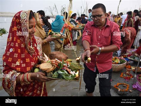 Allahabad India Th Oct Allahabad Hindu Devotee Offer Prayer