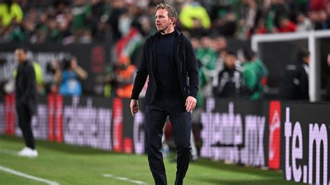 Entraîneur national DFB Julian Nagelsmann a choisi cette tenue contre