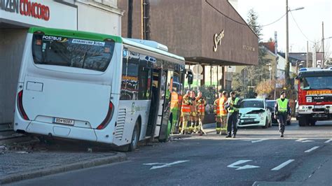 Medizinischer Notfall Busunfall In Graz Fu G Nger Wurde Eingeklemmt