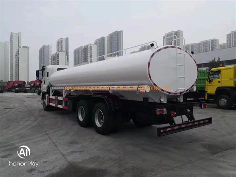 Isuzu Howo Shacman Liters Heavy Special Water Tanker Truck X