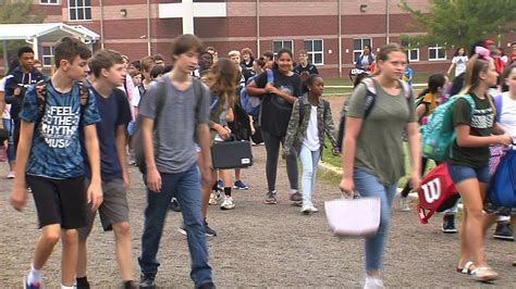 National Walk To School Day At Hungary Creek Middle School Youtube