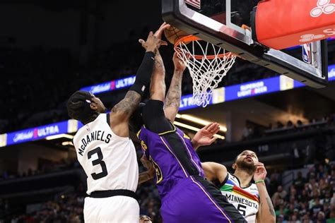 Lakers Highlights Anthony Davis Guts Out Ankle Injury To Carry La To