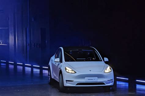 Tesla持續深耕台灣推動純電生活！model Y累積破萬訂單、首批交車12 5啟動 Zeek玩家誌