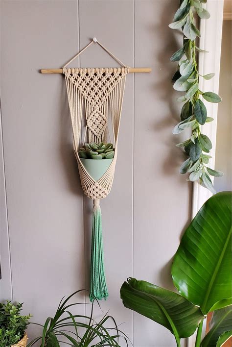 Macrame Hanging Plant Holder Diy At Caitlyn Lavater Blog