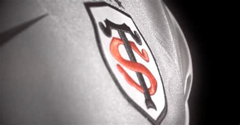 TOP 14 le Stade Toulousain dévoile ses nouveaux maillots pour la