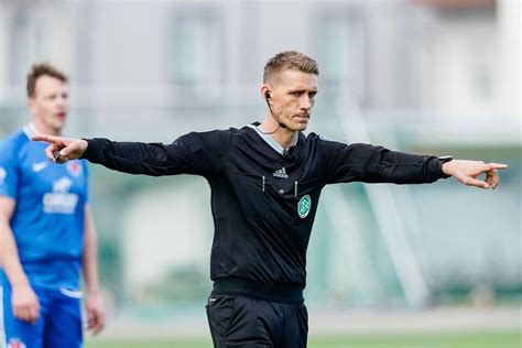 Profis Als Schiedsrichter Lob Von Aytekin Stach Und Petersen