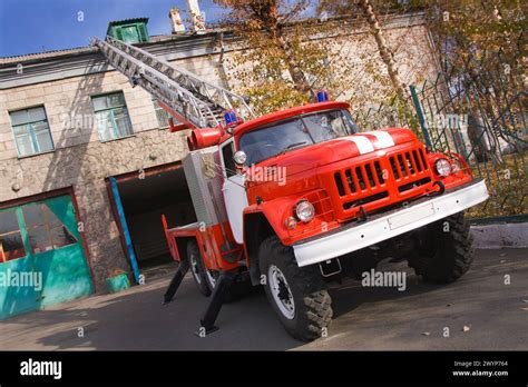 Russian Emergency Fire Truck ZIL Stock Photo Alamy