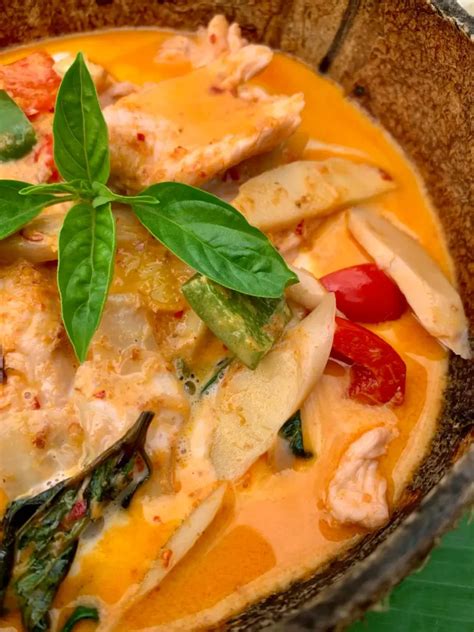 Gaeng Daeng Recipe Thai Red Curry With Chicken