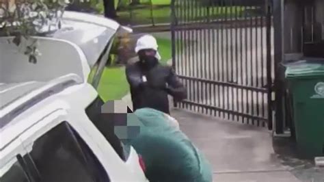 Houston Driveway Robbery Video Shows Man Robbed Before Vacation Khou