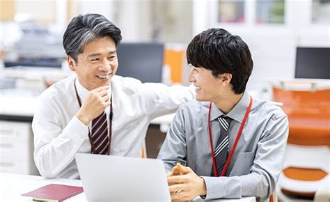 「頑張ってください」は目上の人に失礼？ビジネスシーンにおける正しい敬語と例文を紹介 ビジネスチャットならchatwork