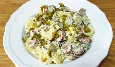 Ensalada Alemana De Patatas Con Salchichas Y Mayonesa Vino Y Miel