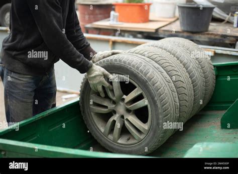 Wheel From Car Wheel Loading Details Of Removing Wheels From Car