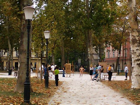 Ljubljana Naked Man In The Park A Ljubljana Farsi Ritrar Flickr