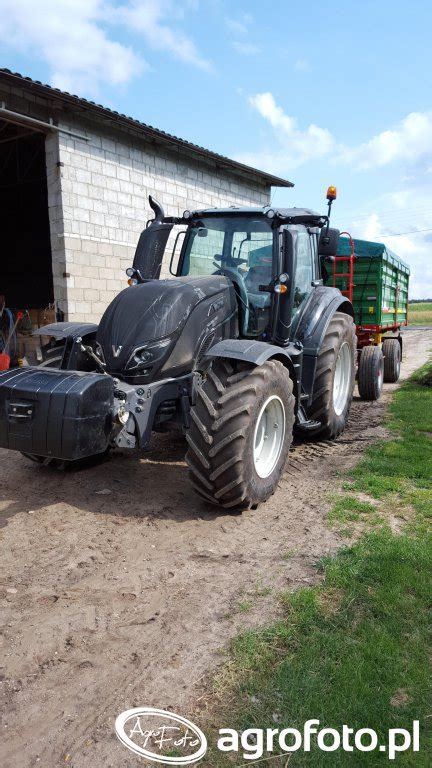 Obraz Ciagnik Valtra Id Galeria Rolnicza Agrofoto