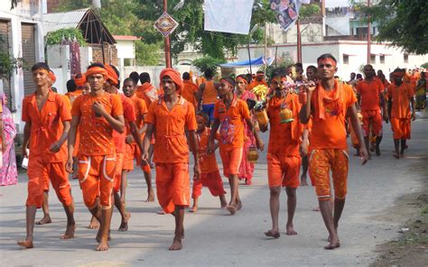 Bol Bam Devotees Throng Lord Shiva Temples On First Monday Of Shravan