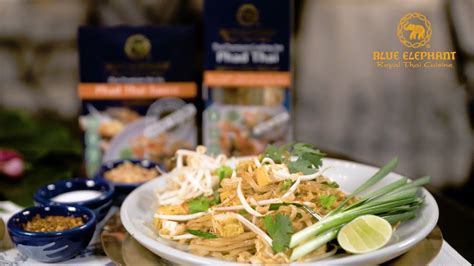 Vegetarian Phad Thai Blue Elephant Royal Thai Cuisine Youtube