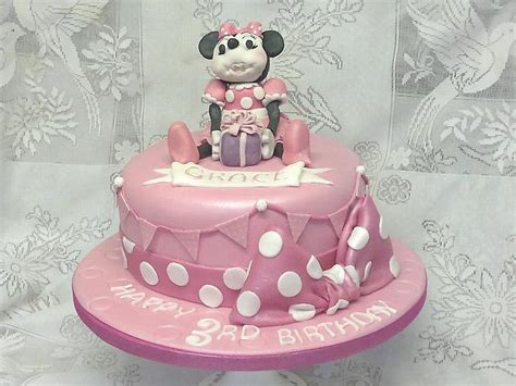 Pretty In Pink Minnie Mouse Decorated Cake By Homemade CakesDecor