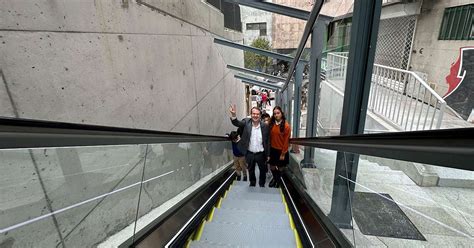 Vigo pone en marcha las escaleras en la Rúa Talude tras más de dos años