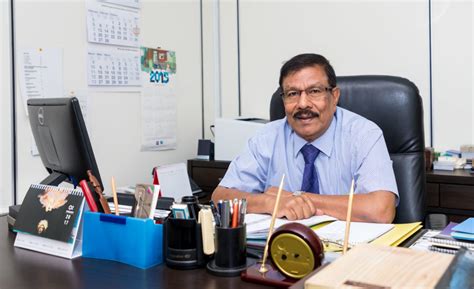 corporate maldives lifetime achievement award  mohamed umar maniku