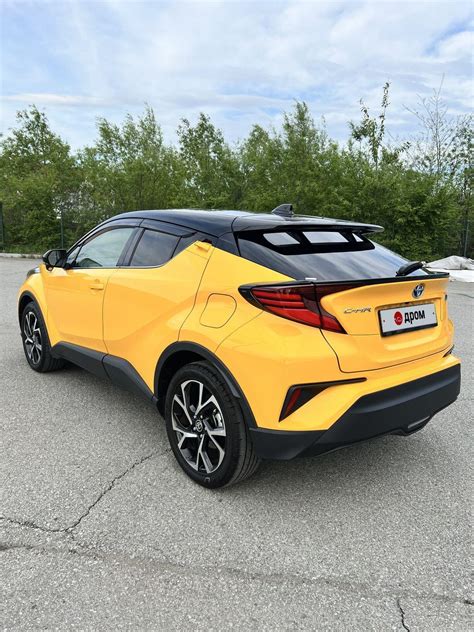 Тойота С-ХР 2020 во Владивостоке, Yellow C-HR 1.8 Hybrid 2020 ...