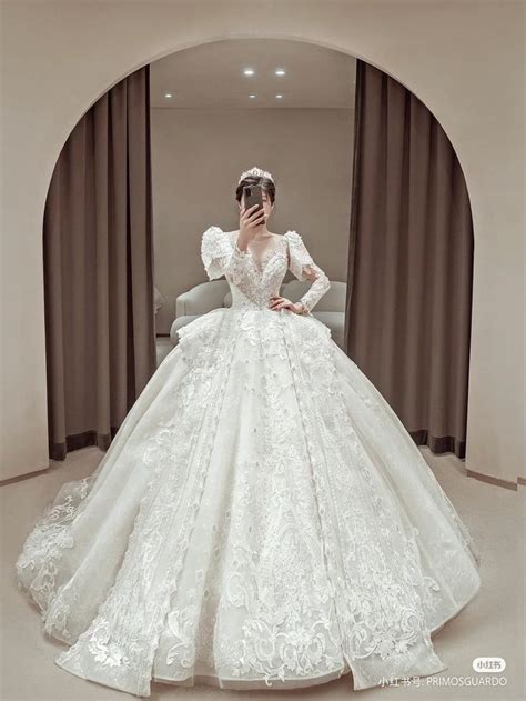 Ghim C A Leeann Parker Tr N Stunning Wedding Gowns V Y C I