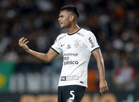 Volante Do Corinthians Aparece Entre Meio Campistas Mais Valiosos Do