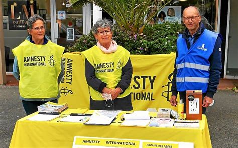 Sur le marché du Conquet Amnesty International sensibilise aux droits