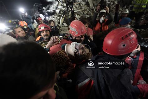 Hatay Antakya da depremin 209 uncu saatinde karı koca enkazdan