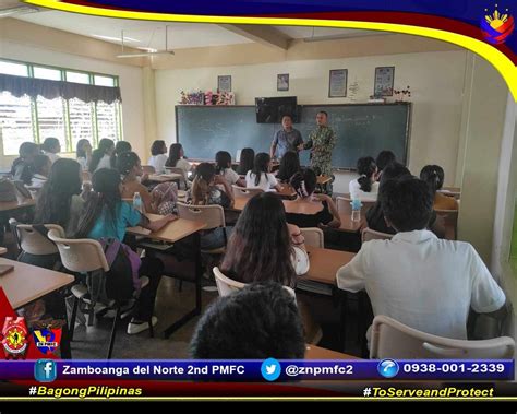 Mga Estudyante Masayang Nabahaginan Ng Mga Kaalaman