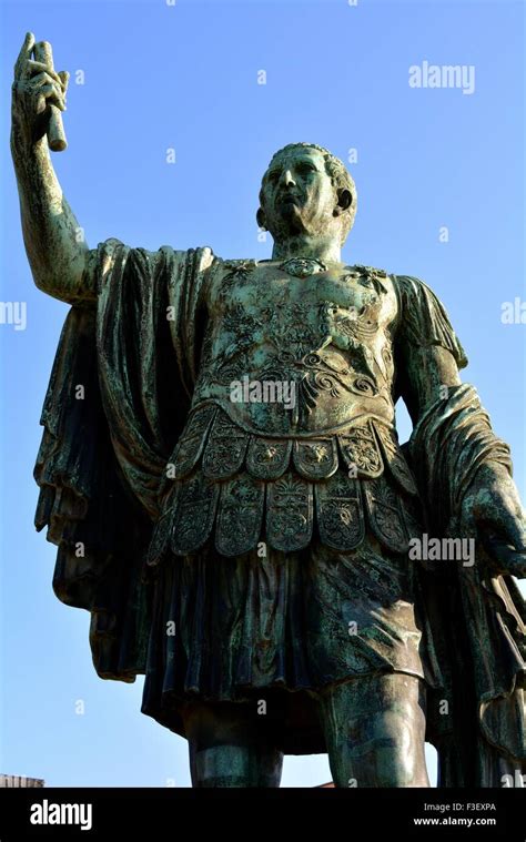 Julius Caesar Statue Hi Res Stock Photography And Images Alamy