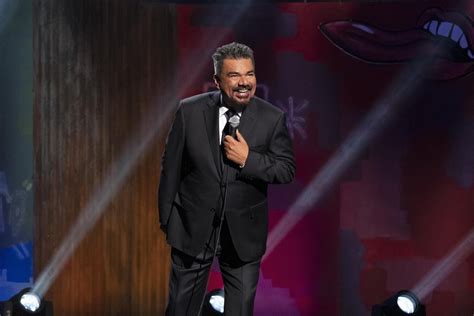 George Lopez kündigt sein erstes Netflix Comedy Special George Lopez