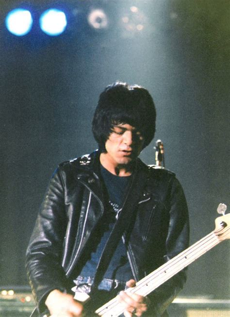 Pin By Mili On Ramones Joey Ramone Ramones Hardcore Punk Bands