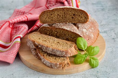 Черный хлеб из ржаной и пшеничной муки в духовке рецепт фото пошагово и ...