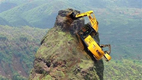 Extreme Dangerous Idiots Excavator Operator Skill Fastest Climbing