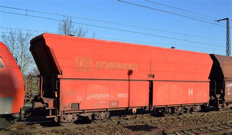 Vierachsiger Sch Ttgutwagen Mit Schlagartiger Schwerkraftentladung Der