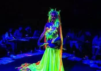 Entradas Neon Naked Life Drawing At BOXPARK En London