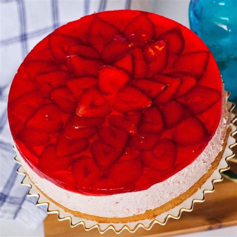 Strawberry Mousse Cake Recipe Video Artofit