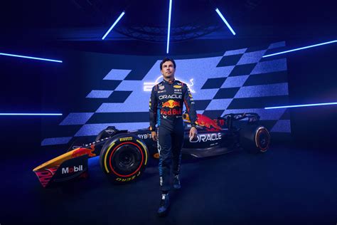 Red Bull Racing presenta el RB20 el monoplaza de Sergio Pérez y Max