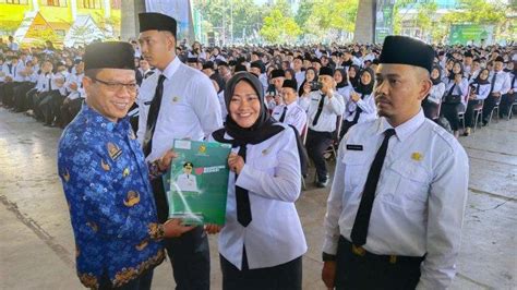 Parade Foto Sebanyak 3 233 Guru Dan Tenaga Teknis Kabupaten Bandung