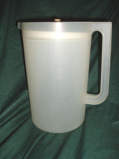 Tupperware Classic Sheer Gallon Pitcher Sheer W Almond Beige Oz