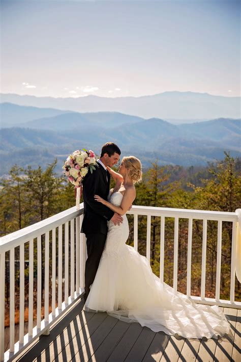 Gatlinburg Wedding Cabins - jenniemarieweddings