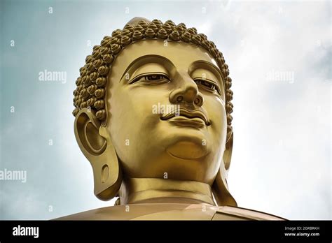 Riesige Goldene Buddha Statue Von Dhammakaya Thep Mongkol Buddha Im Wat