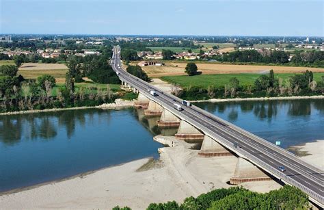 Ponte Dell A In Corso Il Consolidamento Dei Piloni Cremonaoggi