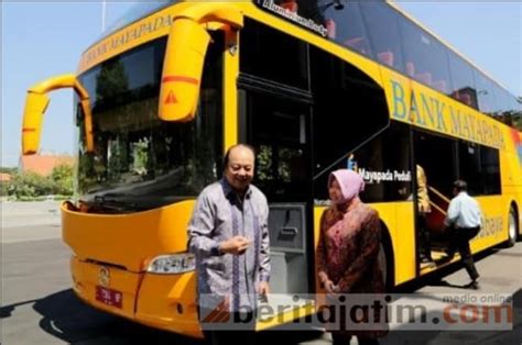 Bank Mayapada Berikan 2 Bus Tingkat Dan Beasiswa Pendidikan Kepada