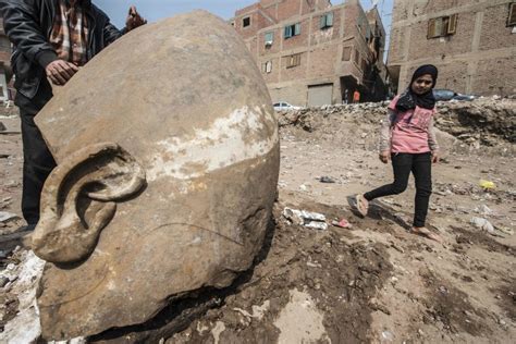 Egitto Scoperta Monumentale Statua Di Ramses Ii Il Faraone Spunta